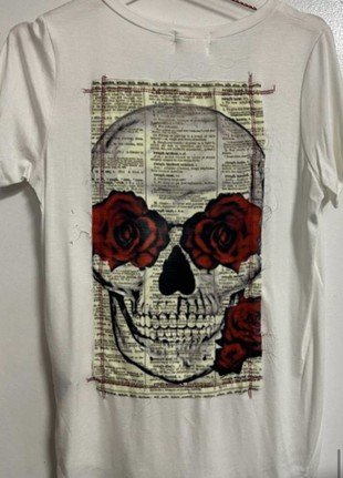 Skull Tshirt- V Neck White