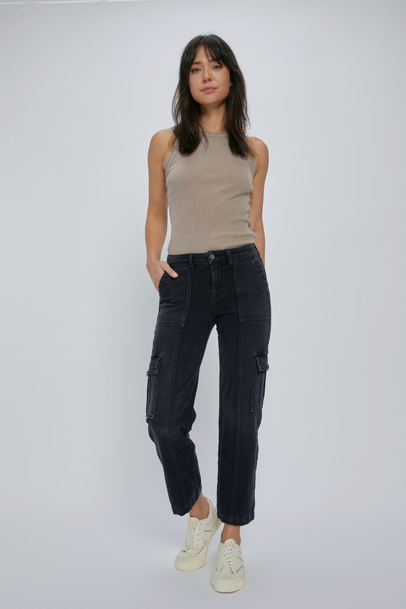 tracey hr cropped cargo