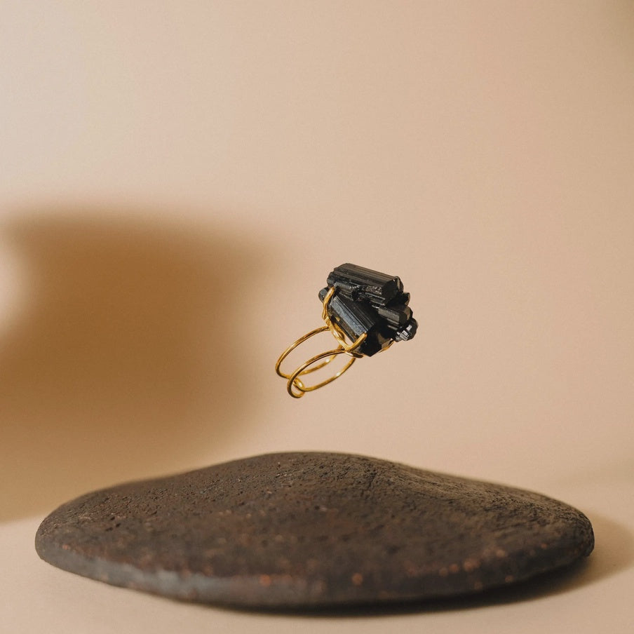 bohemian ring  in gold with black stone